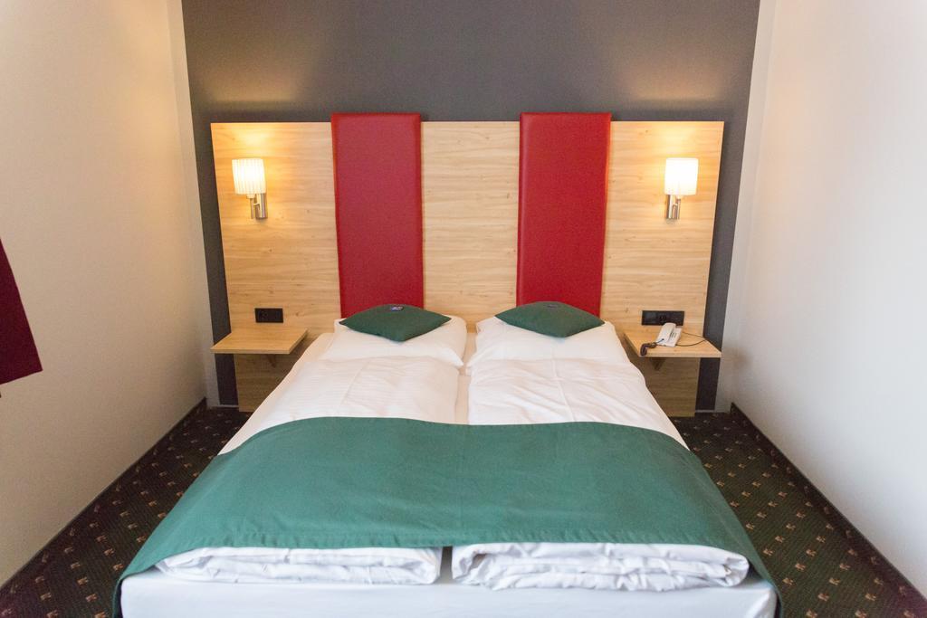 Hotel Cosima Vaterstetten Zimmer foto