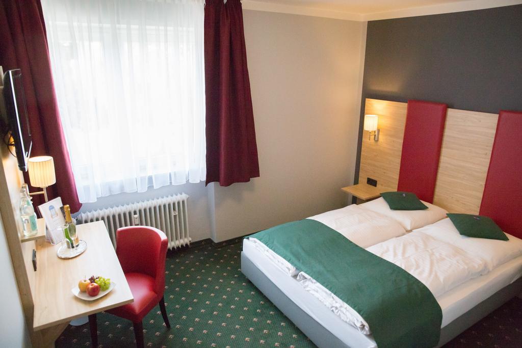 Hotel Cosima Vaterstetten Zimmer foto