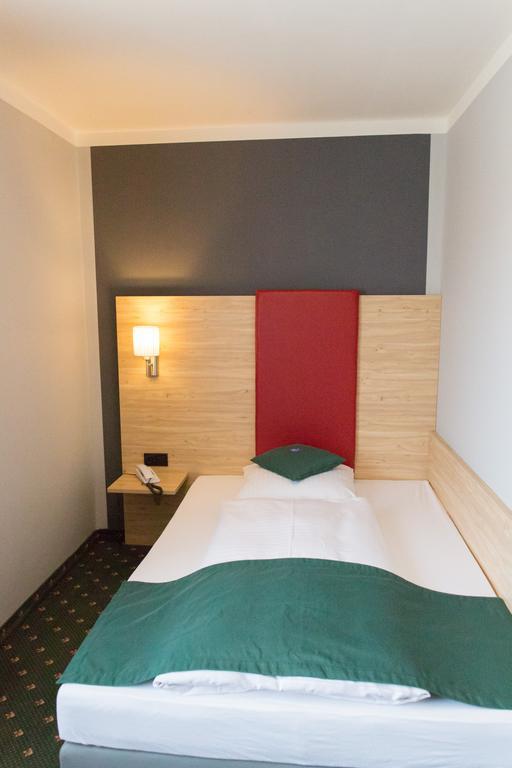 Hotel Cosima Vaterstetten Zimmer foto